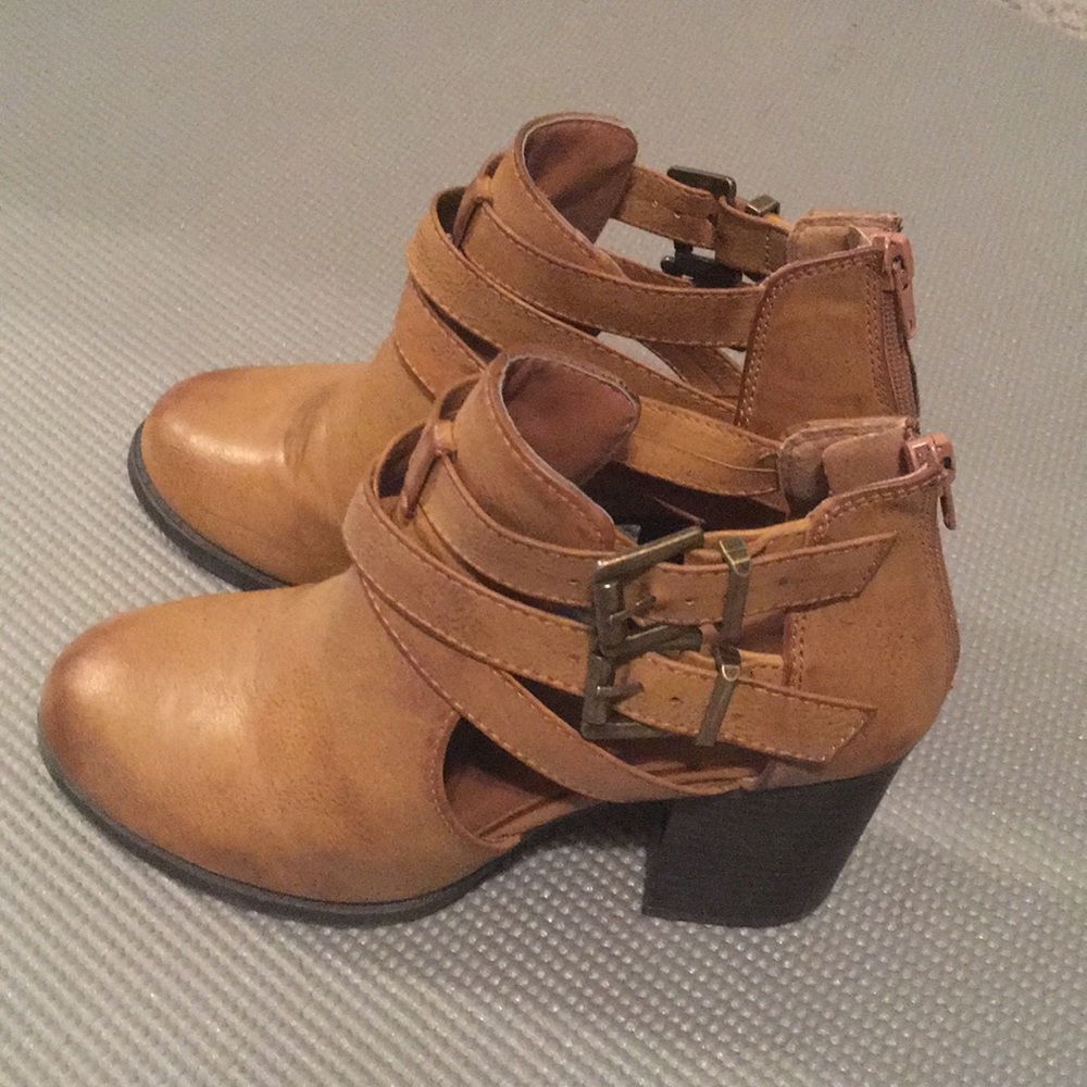 Light Brown Boots with Chunky Heel